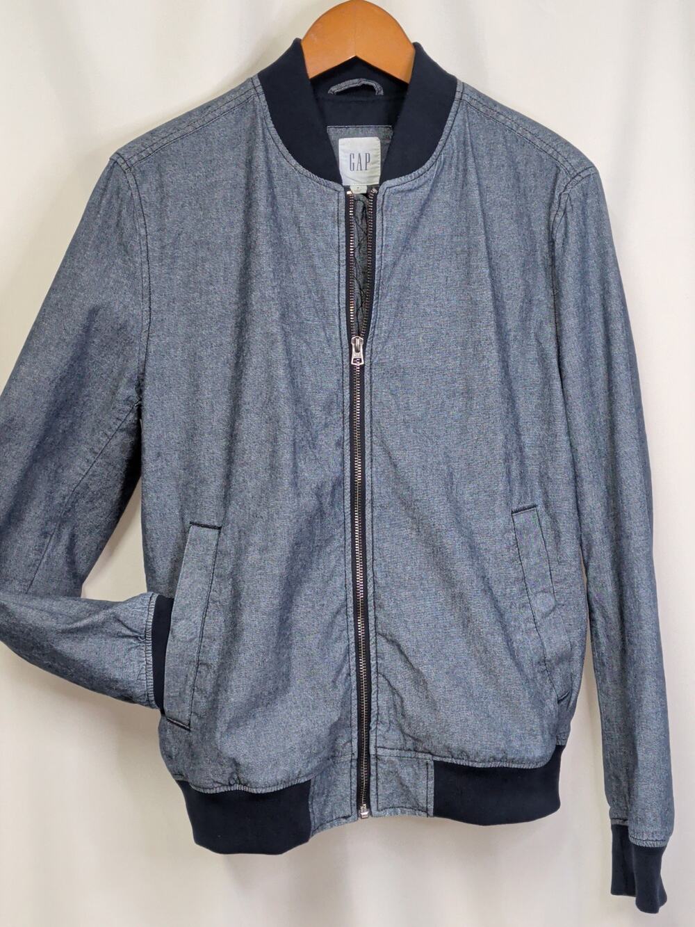 GAP Lightweight Denim Chambray Bomber Jacket in Men's Size Small